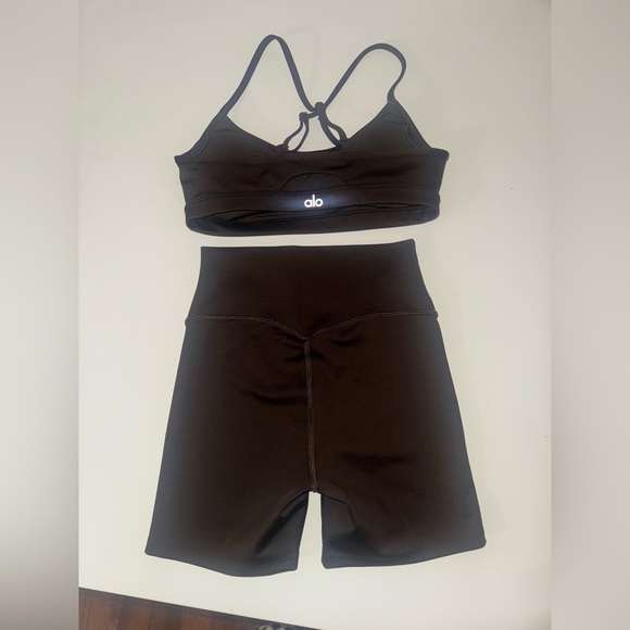 ALO Yoga Airlift Intrigue Bra & Energy Short in Espresso Brown 🤎 - Picture 4 of 6